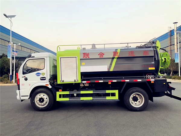 東風大多利卡7方污/3方水清洗吸污車