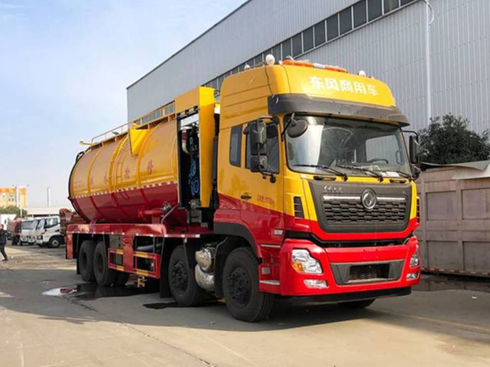 東風天龍前四后八33方清洗吸污車