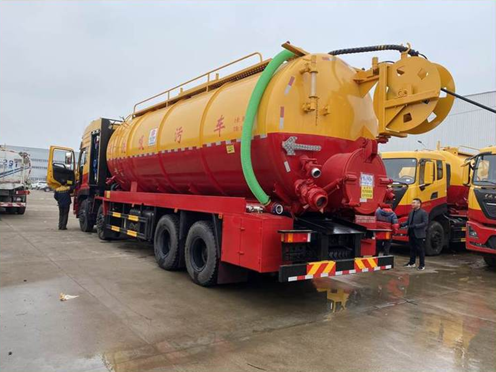 東風天龍前四后八33方清洗吸污車